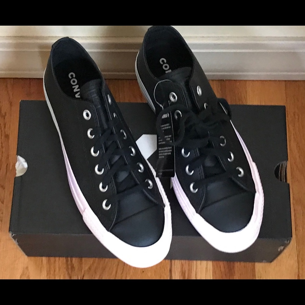 New Women’s Black Converse Sneakers size 8